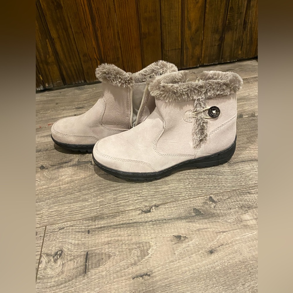 KHOMBU Women's Iris All Weather Boots